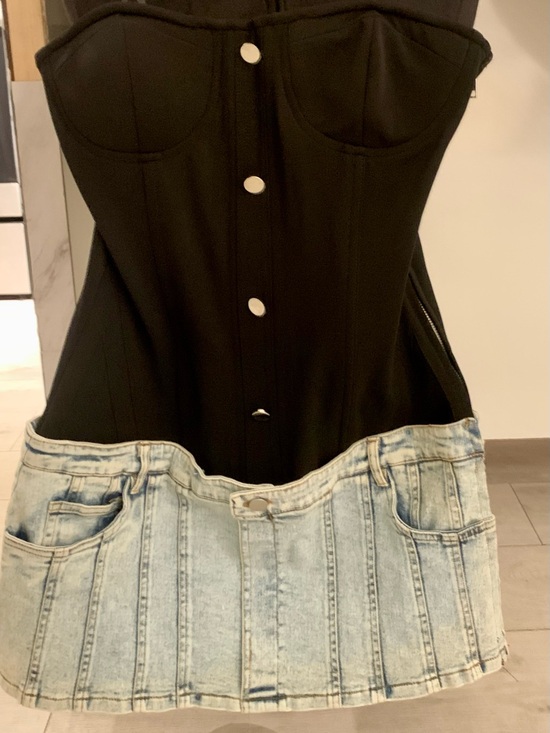 Dresses & Skirts - Black Corset-Style Mini Skirt with Light Denim Panel

Size: 
S, M, L